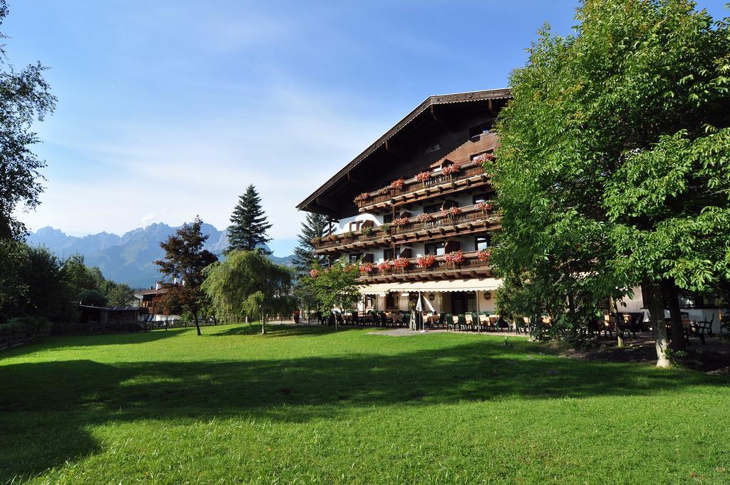 Kaiserhotel Kitzbuehler Alpen Oberndorf in Tirol Buitenkant foto